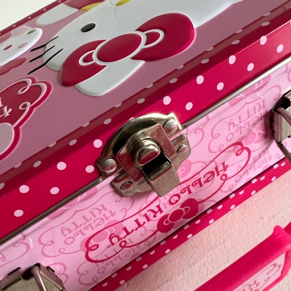 Hello Kitty Metal Lunch Box - Picture 8 of 9